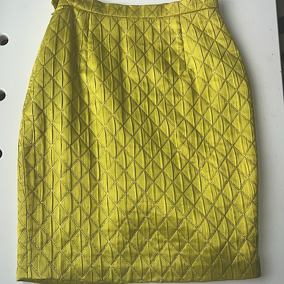 ESCADA Silk/Wool Pencil Skirt. Vintage.Chartreuse - Picture 3 of 7